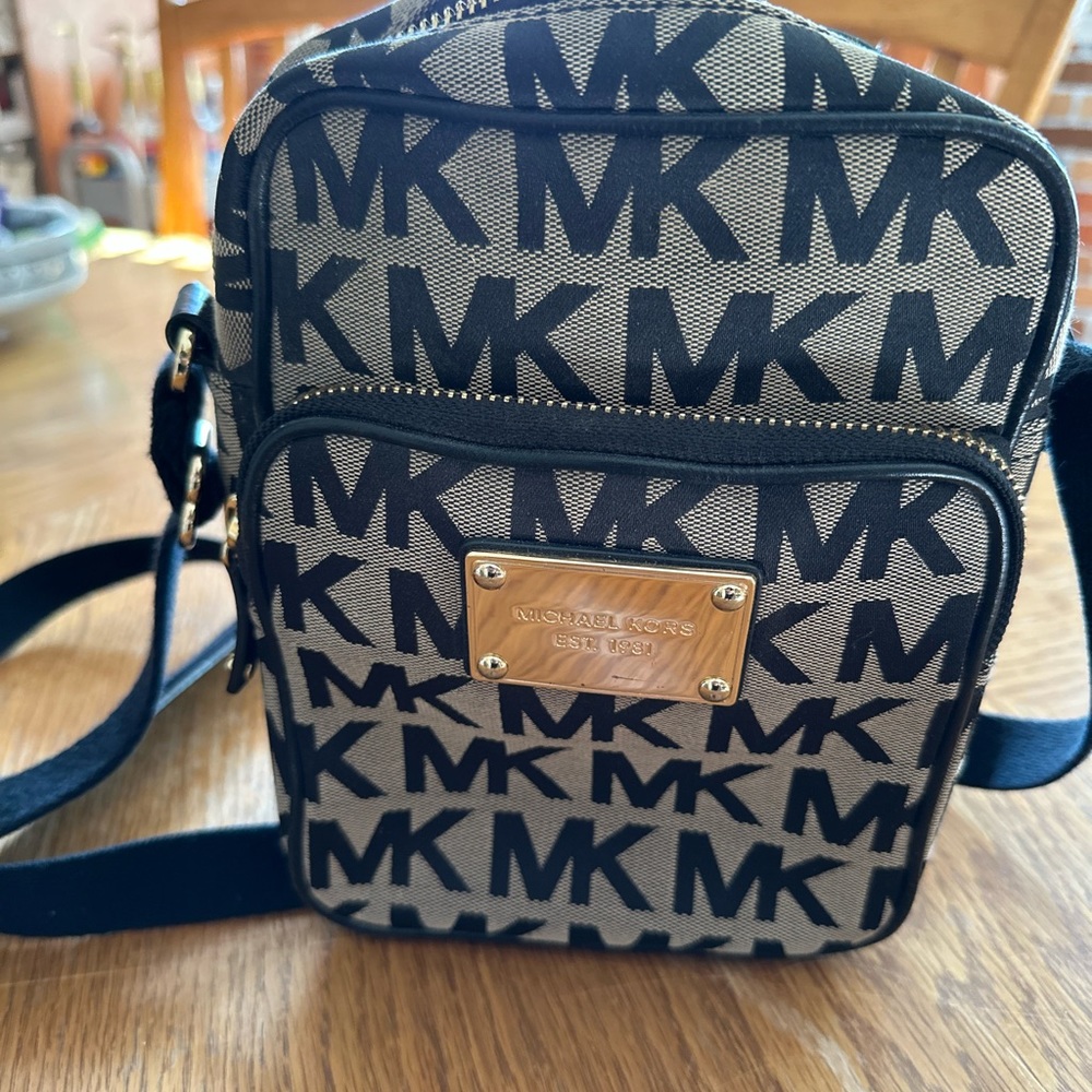 Michael Kors bag/purse/pocketbook. Brown/black. Authentic